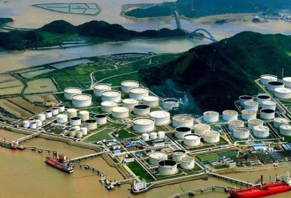 配资证券 美国的关税风暴，竟让中国石油储备创纪录增长？内幕细思极恐！